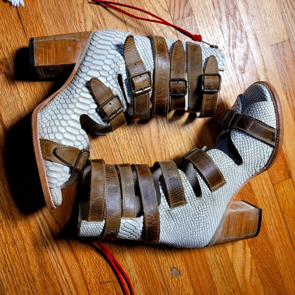 Freebird White Croco Bond